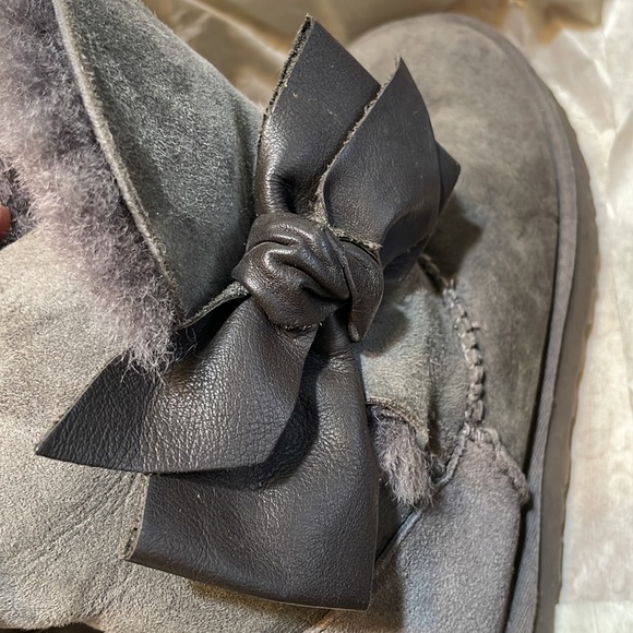 UGG Classic Daelynn Boot - Picture 7 of 9